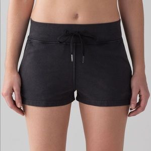 lululemon athletica Shorts - Lululemon shorts never worn size 6 lululemon athletica Shorts - Lululemon shorts never worn size 6